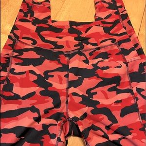 🧿2/$23 DEAL🧿🔥 POPFIT camo athletic yoga leggings size L in EUC🔥